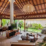 Inyoni Toucan Villa - Best Location In Seminyak.