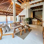 Inyoni Toucan Villa - Best Location In Seminyak.